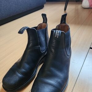 Black Leather Blundstones- Womens 8.5!